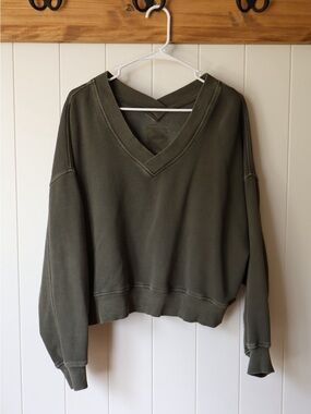 aerie house party Olive Green V-Neck Pullover sweatshirt oversized Sz S